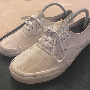 Men’s Vans White Classic Shoes Size 10